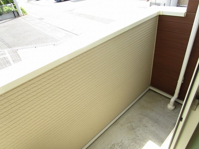 バルコニー　陽当たり良好なバルコニーです