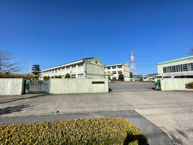 小学校　小牧市立光ケ丘小学校（小学校）まで1211m