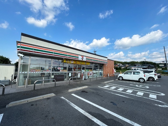 コンビニ　セブンイレブン小牧大草店（コンビニ）まで948m