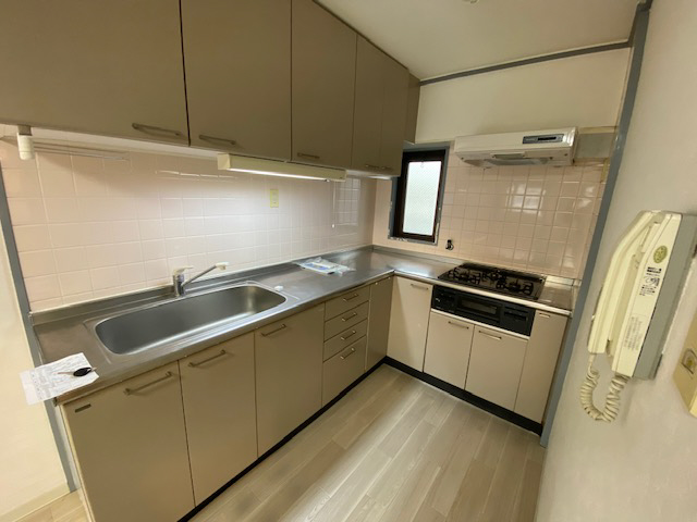阪急宝塚線 蛍池駅 徒歩6分 4階建 築37年のキッチン写真