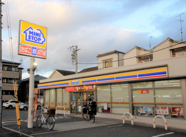 コンビニ　ミニストップ　東大阪宝持店（コンビニ）まで99m