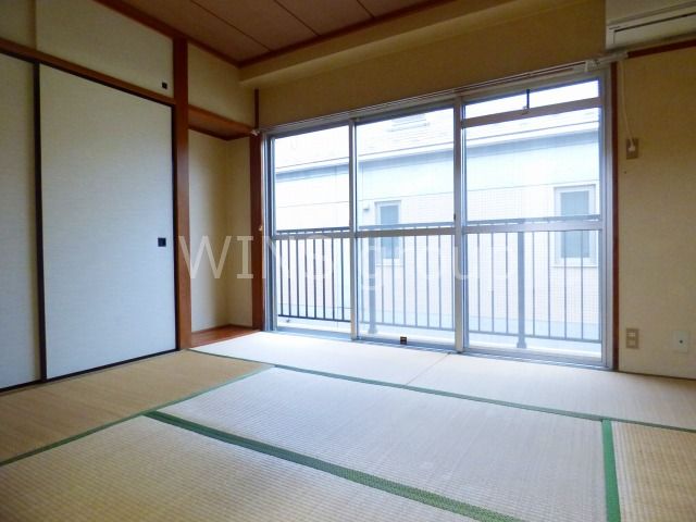 その他設備　365日快適に過ごせるエアコン付きです
