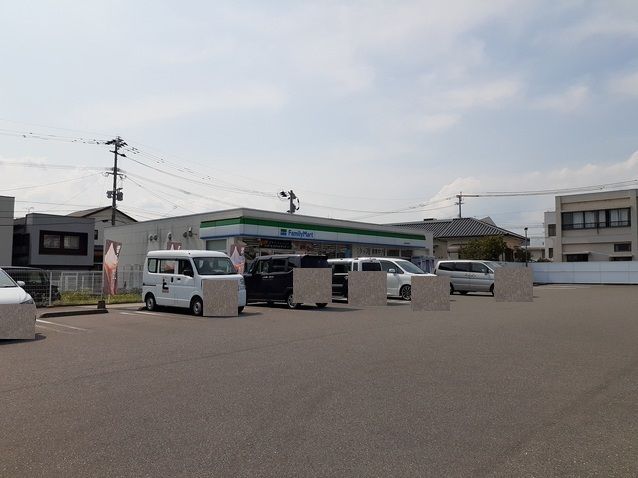 コンビニ　ファミリーマート加治木本町店（コンビニ）まで800m