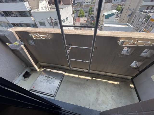 バルコニー　開放的で明るい空間を演出してくれるバルコニーです