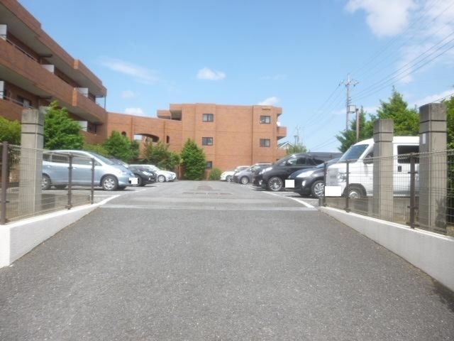 駐車場　駐車場（要空き確認）