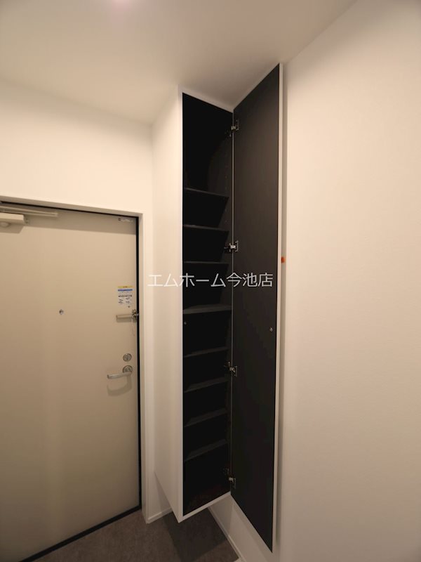 玄関　玄関　シューズボックス付 同仕様写真