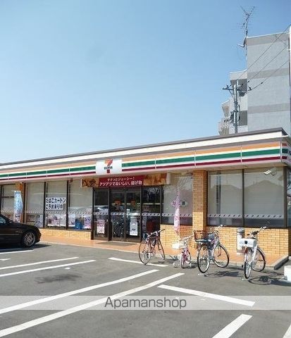 コンビニ　セブンイレブン（コンビニ）まで632m