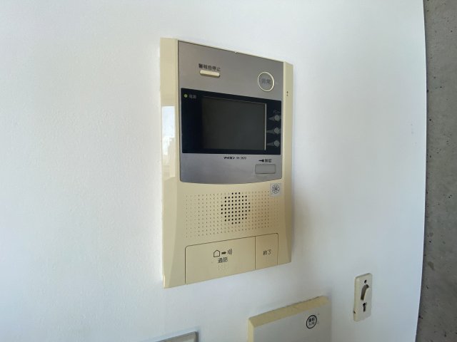セキュリティ　TVモニター付きインターホンです