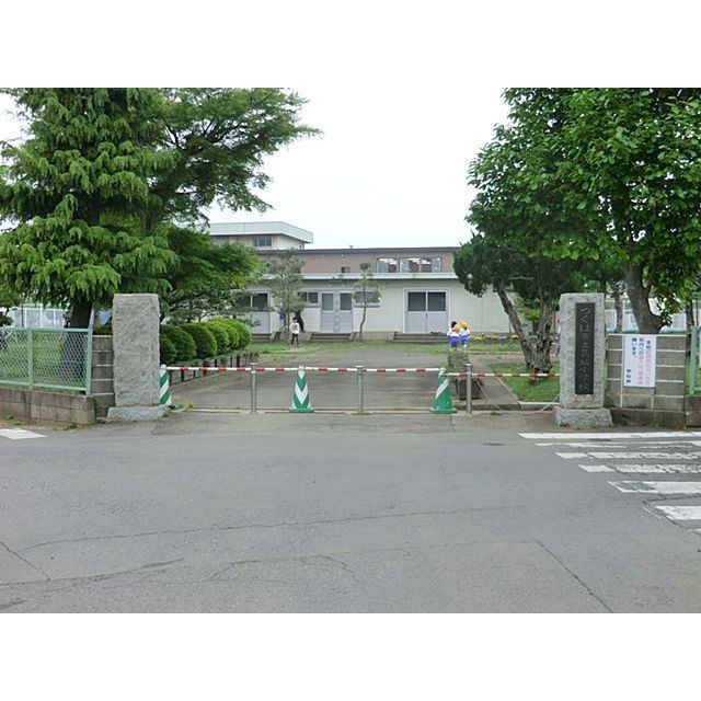 小学校　つくば市立葛城小学校（小学校）まで1200m