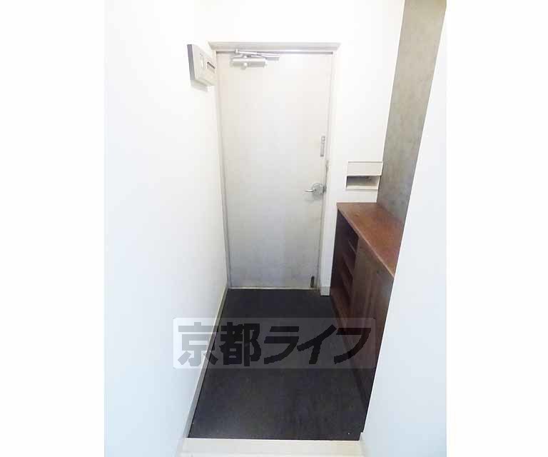 玄関　たくさん靴も置けます。