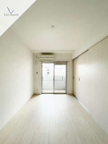 居室・リビング　類似別物件の写真です