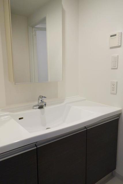 洗面設備　※写真は同タイプ住戸です。