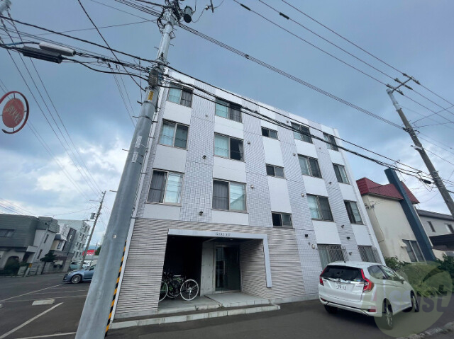 建物外観　札幌市中央区南１２条西「ＧＡＲＥＳ１２」