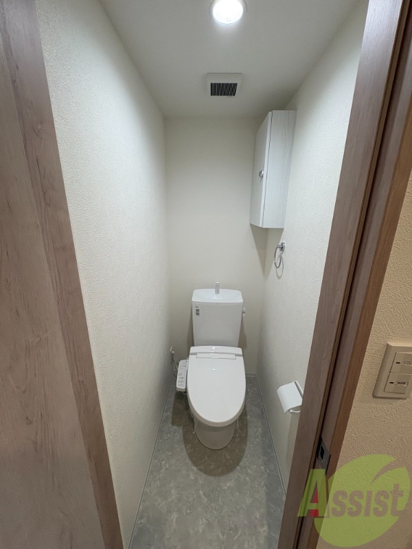 トイレ　トイレはウォシュレット機能付きです。安心して使用できますね。