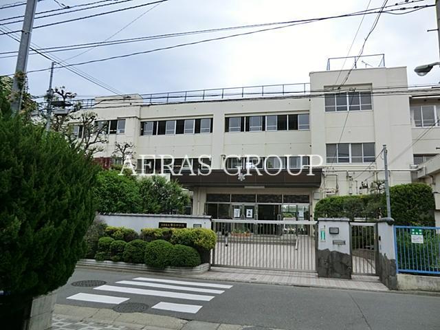 中学校　大田区立雪谷中学校（中学校）まで183m
