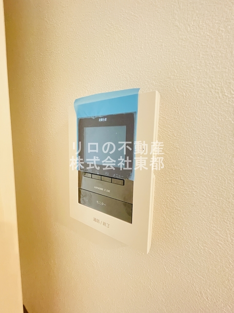 セキュリティ　来訪者の姿を確認できるＴＶモニター付インターホン設置済です！