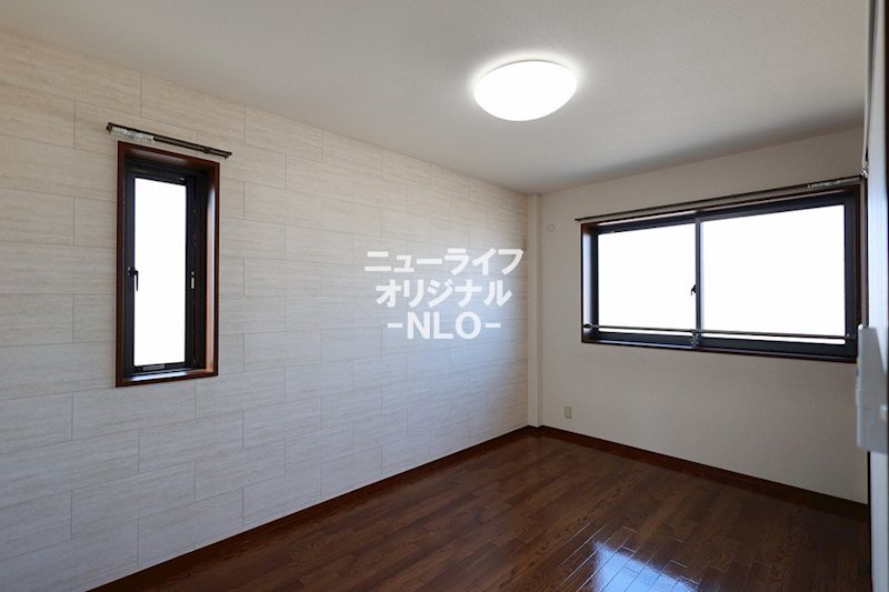 その他　洋室6.1帖　アクセントクロスを採用したお洒落な居室☆