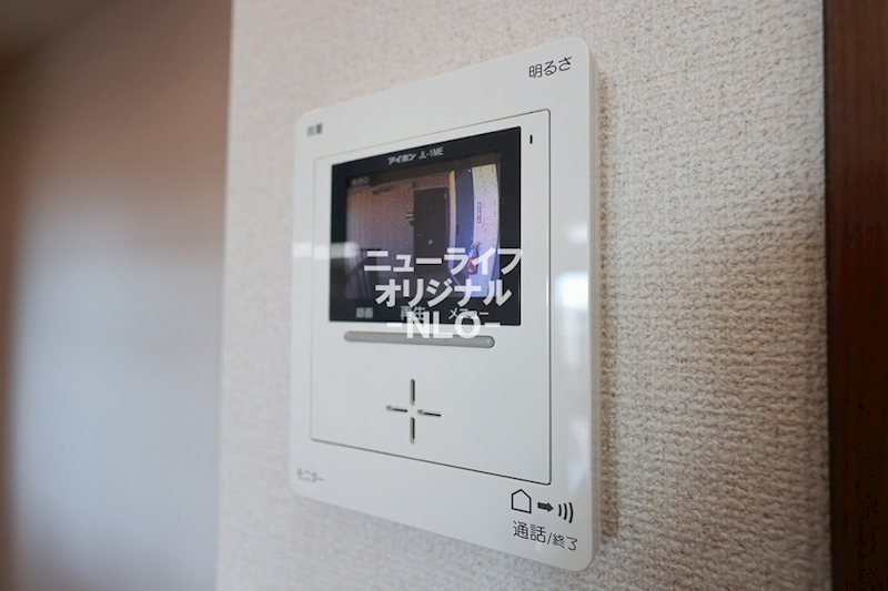 セキュリティ　室内から訪問者を目視できるTVモニターホン付☆