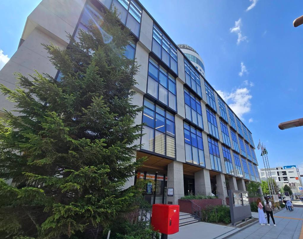 役所　札幌市中央区役所（役所）まで503m
