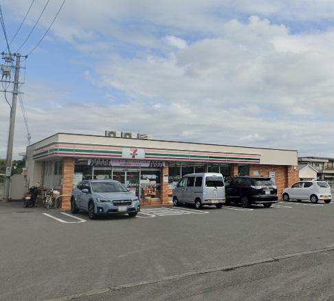 コンビニ　ファミリーマート徳島金沢店（コンビニ）まで654m