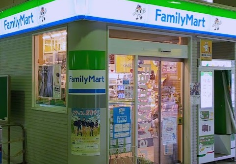 コンビニ　ファミリーマート はまりん新羽駅店（コンビニ）まで1055m