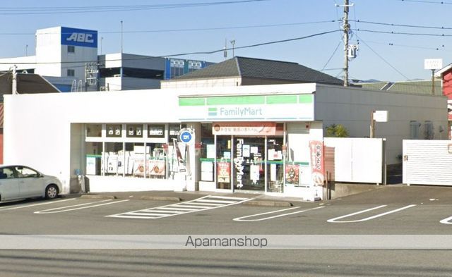 コンビニ　ファミリーマート（コンビニ）まで655m