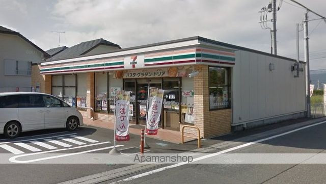 コンビニ　セブンイレブン（コンビニ）まで720m