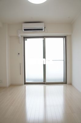 居室・リビング　別号室の参考写真