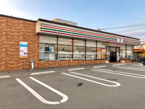コンビニ　セブンイレブン 博多春町3丁目店（コンビニ）まで463m