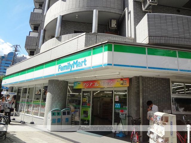 コンビニ　ファミリーマート（コンビニ）まで189m
