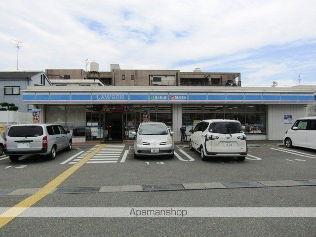 コンビニ　ローソン（コンビニ）まで864m