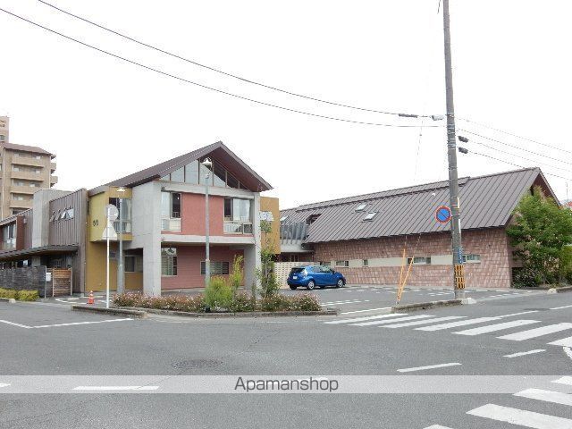 幼稚園・保育園　ならの木こども園（幼稚園・保育園）まで134m