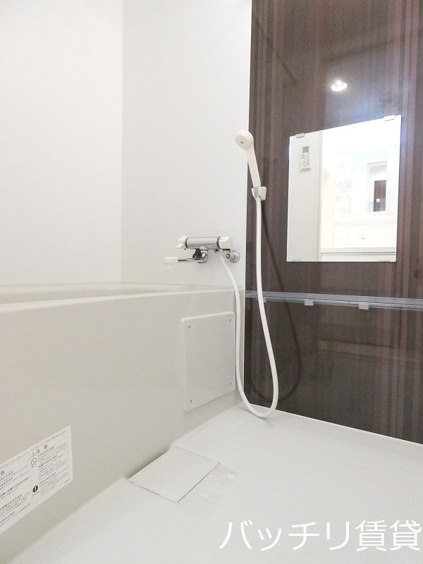 バス・シャワールーム　同型タイプの為、現状を優先致します。