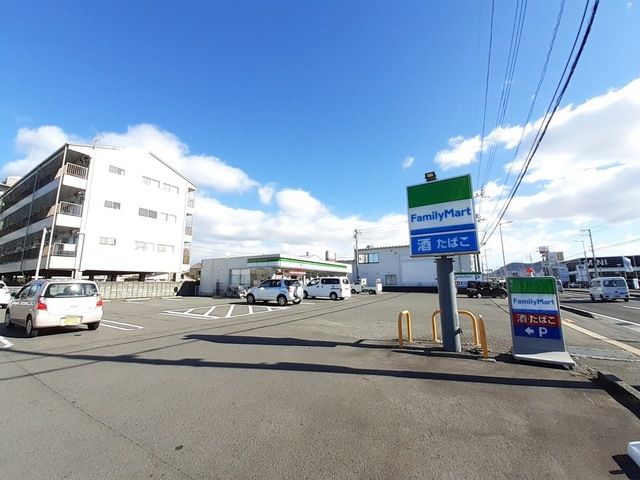 コンビニ　ファミリーマート 高須新町店（コンビニ）まで200m