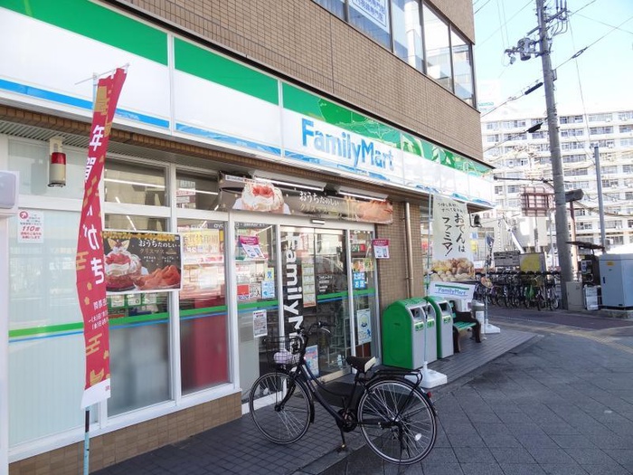 コンビニ　ファミリーマート関目1丁目店（コンビニ）まで450m