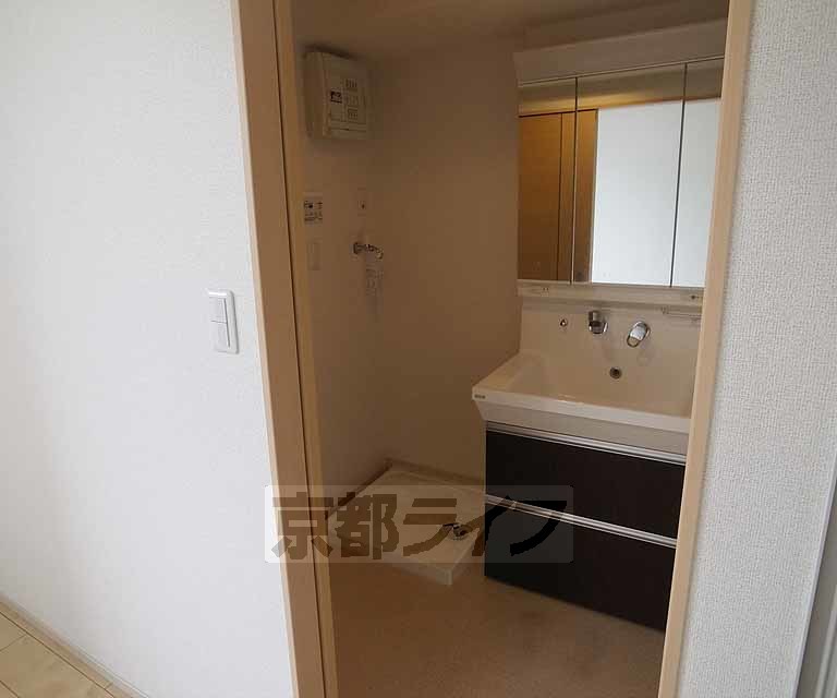 洗面設備　洗濯機は室内に！