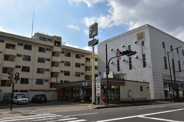 コンビニ　セブンイレブン吹田南金田1丁目店（コンビニ）まで470m