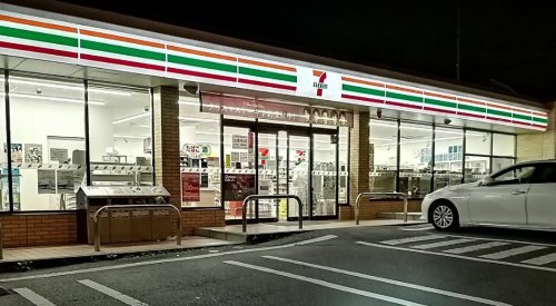 コンビニ　セブンイレブン 横浜峰沢町店（コンビニ）まで641m