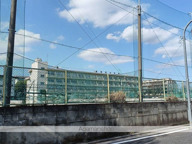 中学校　さいたま市立南浦和中学校（中学校）まで302m