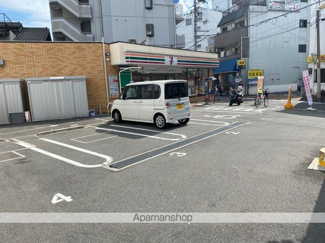 コンビニ　セブンイレブン（コンビニ）まで210m
