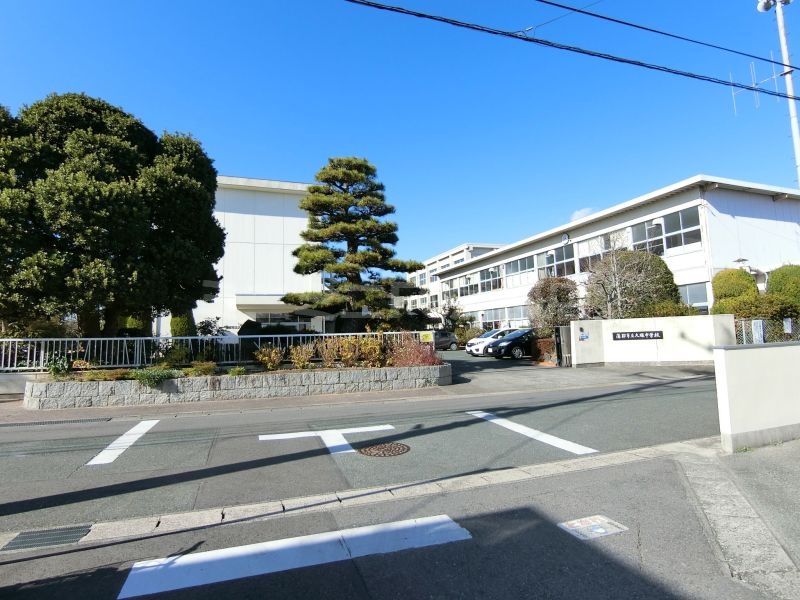 中学校　蒲郡市立大塚中学校（中学校）まで260m