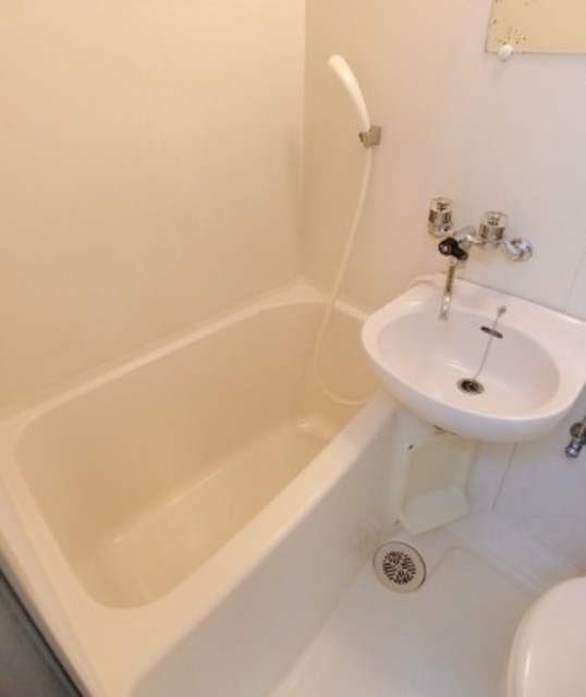 バス・シャワールーム　別部屋参考写真。
