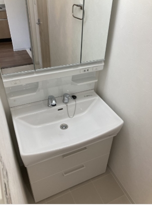 洗面設備　シンプルで使いやすい洗面台です！