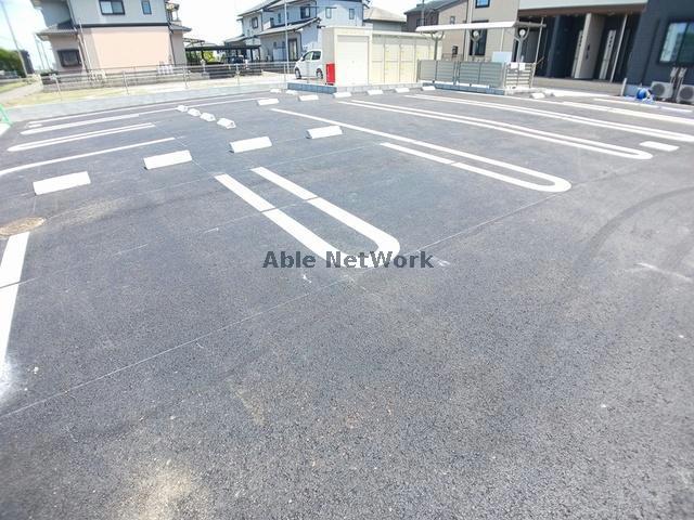 駐車場　駐車場