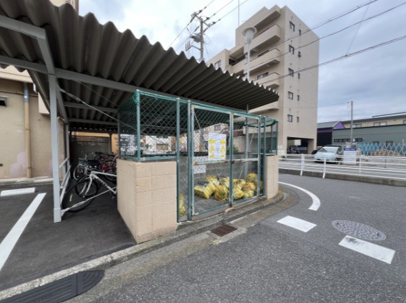 ＪＲ山陽本線 岡山駅 6階建 築49年の外観写真