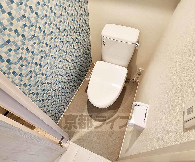 トイレ　ウォシュレットつき