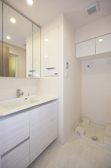 洗面設備　※写真は同タイプ住戸です。