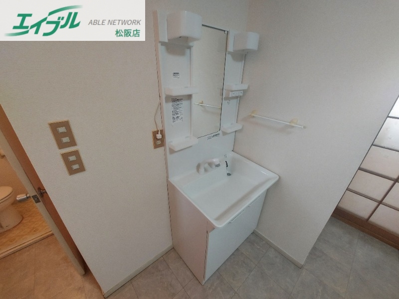 洗面設備　※同物件別部屋のお写真です。