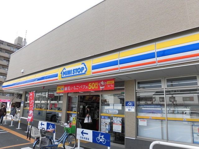コンビニ　ミニストップ平野瓜破西店（コンビニ）まで613m