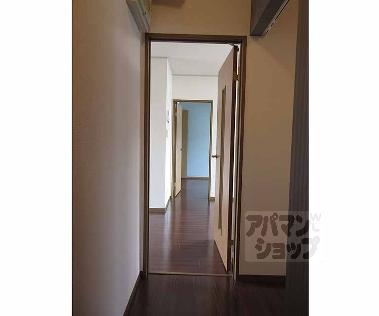 その他部屋・スペース　幅員の広い廊下です